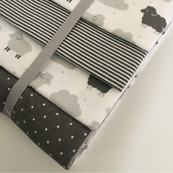 NEW Carter’s Baby Receiving Blankets for Newborn (0-3M) Polka Dot Neutral Colors - Picture 5 of 5